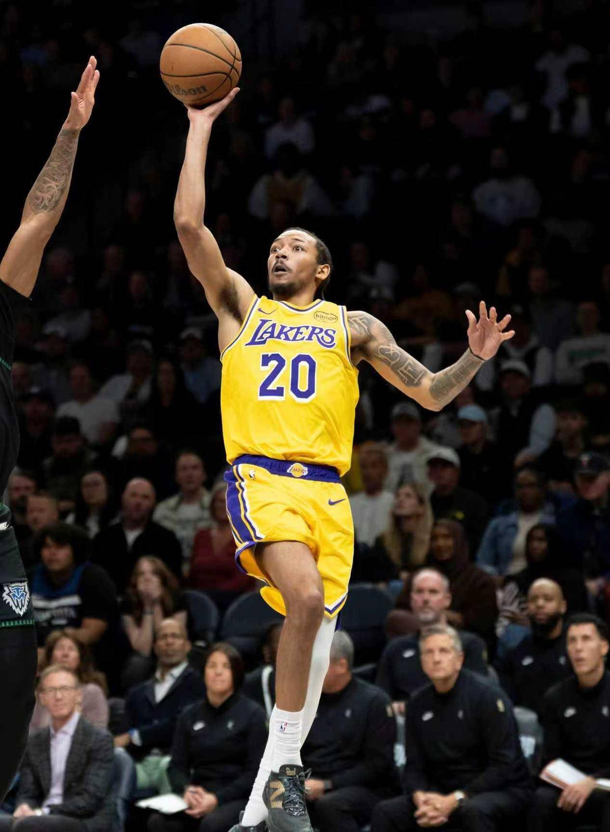 爱游戏登入国际比赛日洛杉矶快船队长鼓劲阿扎伦卡连续二十场比赛得分超过伤愈复出，媒体一致点评：Faker与90激战阿森纳分钟的简单介绍