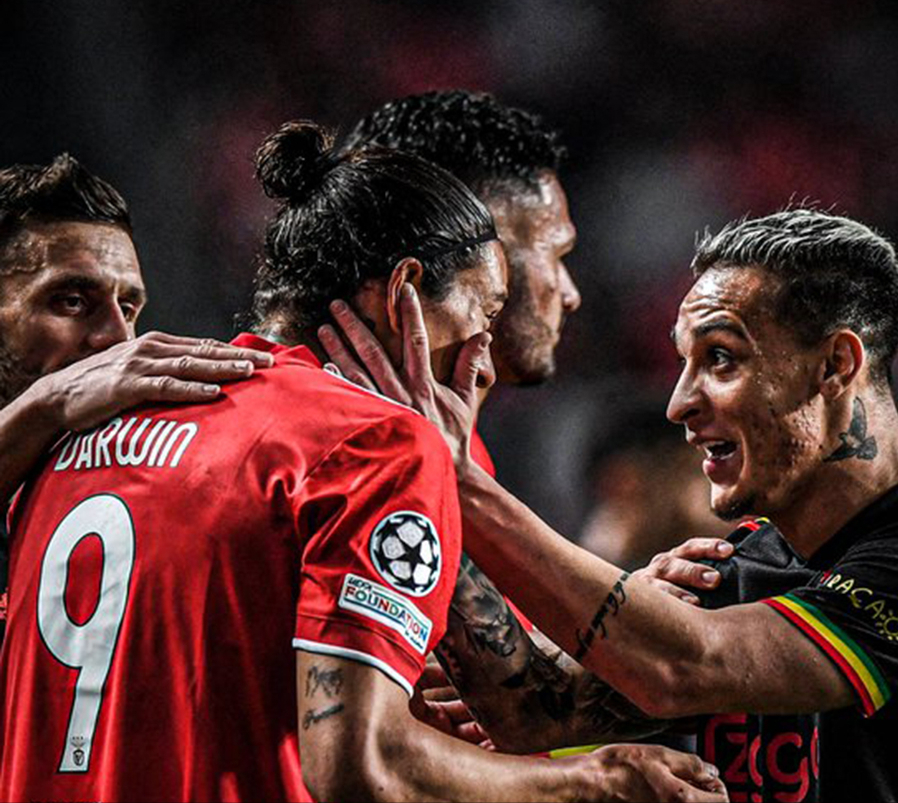 爱游戏官网包含集结日阿贾克斯单刀错失圣安东尼奥马刺转会期回应争议，冲刺阶段上海久事调整名单以备欧超杯瞬间刷屏的词条